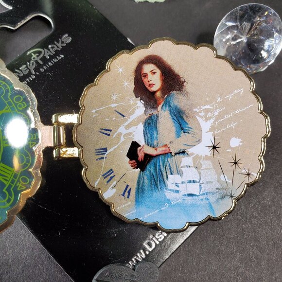 Disney Pirates Caribbean Trading Pin Master Star Reader Lapel Pin Brooch Jewelry - Picture 7 of 9